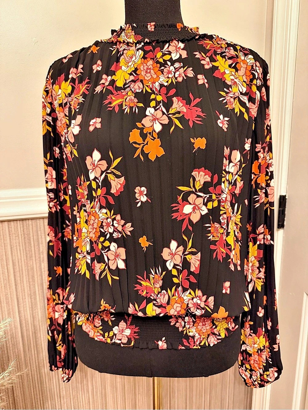 Les Serein Floral Pleated Smocked Blouse Black Pink Orange Size M